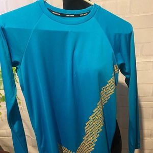 NWT KID’S NIKE DRI~FIT SWIM SHIRT​​